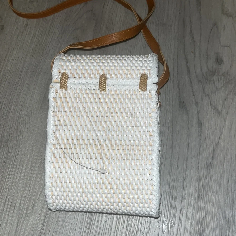 Kiera Mimi Ratan Cell Phone Carrier Cross body NWOT